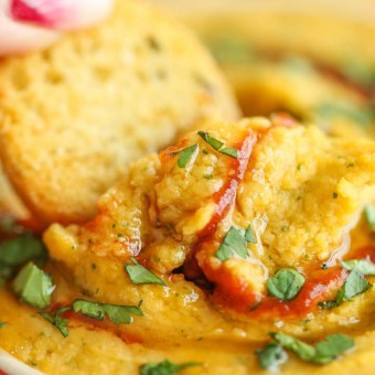 Sriracha Hummus