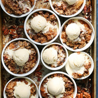 Slow Cooker Apple Pear Crisp